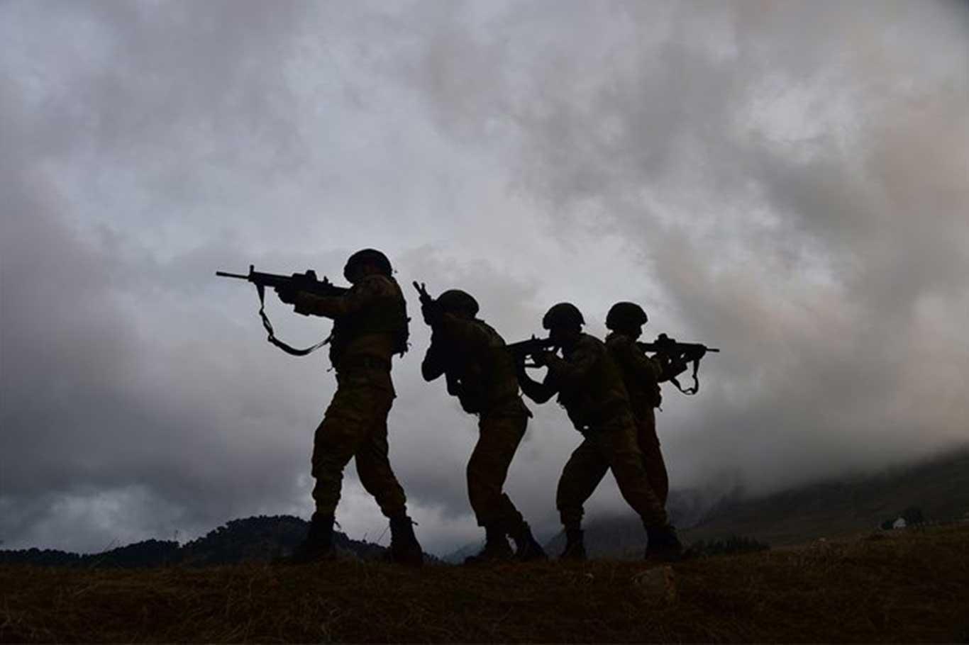 Fırat'ın doğusuna kara harekâtı başladı Fırat'ın doğusuna kara harekâtı başladı